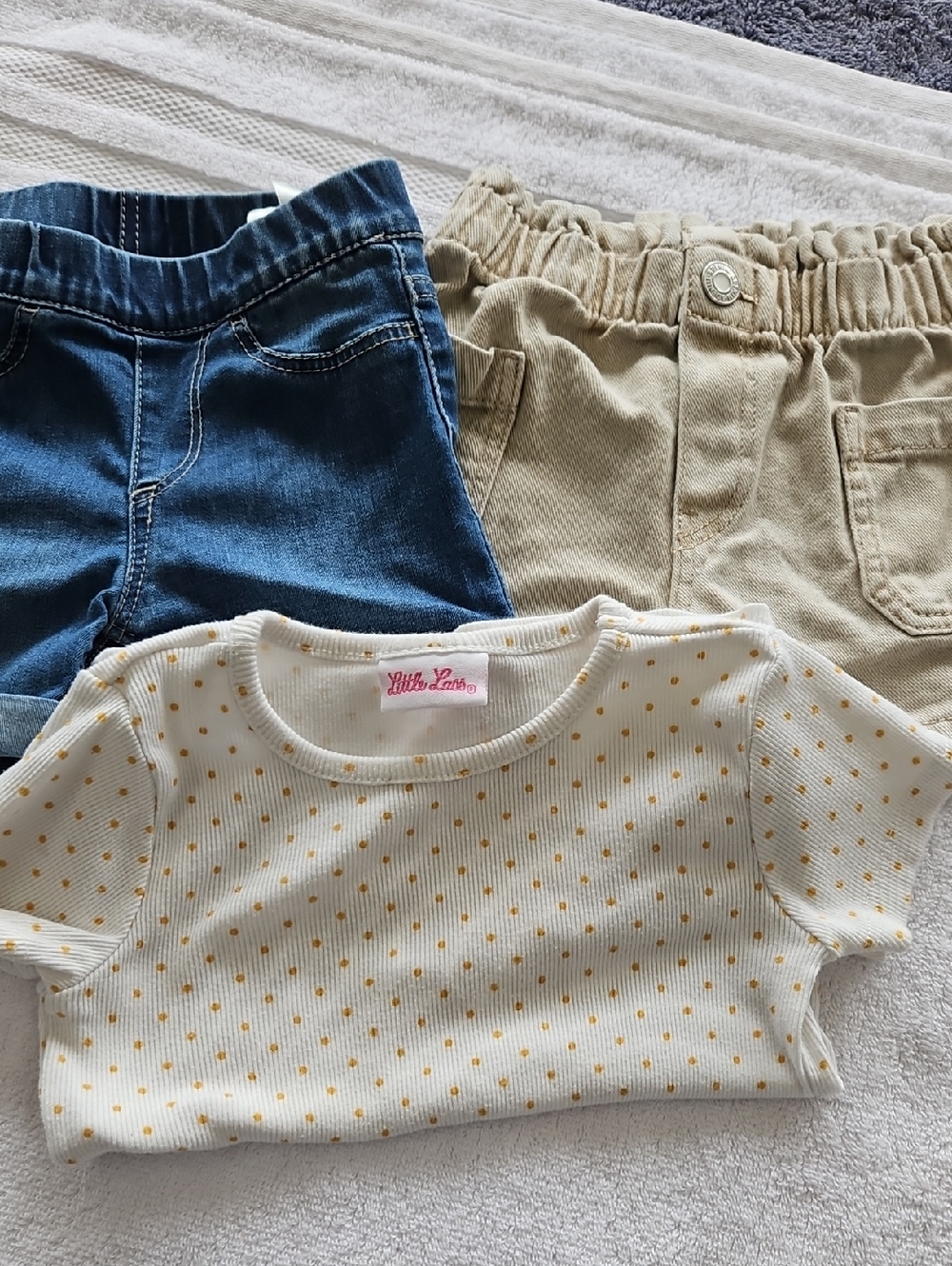 H&M Light Blue Denim Jeans & Tan Shorts with Little Lass Ribbed Shirt Size 3T